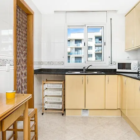 Appartement Sleeps 6 With Pool&wifi *