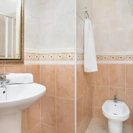 Sleeps 6 With Pool&wifi * Lloret de Mar