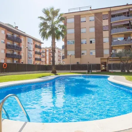 Appartement Sleeps 6 With Pool&wifi