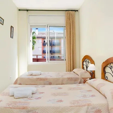 Appartement Sleeps 6 With Pool&wifi